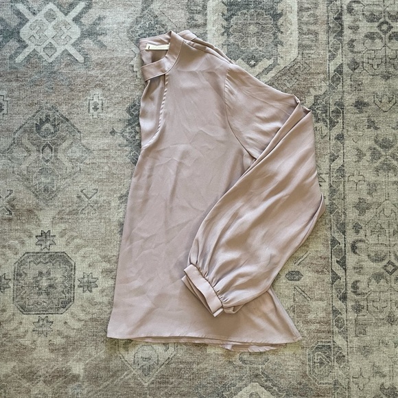 Lush V Neck Cut Out Long Sleeve Top - Picture 5 of 5